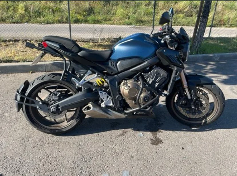 Honda CB650R vor der Moto-Scan-Inspektion